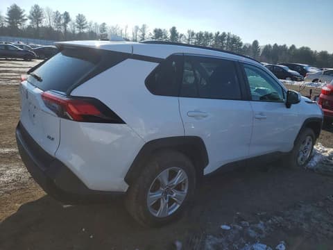 2021 Toyota RAV4, VIN 2T3W1RFV0MW114984. Фото 3 з 6 з аукціону Copart. Каталог авто зі США OpenDataCar.