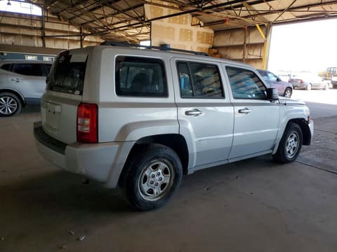 2010 Jeep Patriot, VIN 1J4NT2GB3AD660151. Фото 3 из 6 с аукциона Copart. Каталог авто из США OpenDataCar.