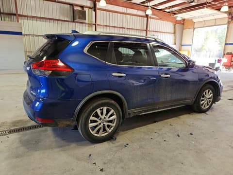 2017 Nissan Rogue, VIN KNMAT2MV0HP581418. Фото 3 з 6 з аукціону Copart. Каталог авто зі США OpenDataCar.