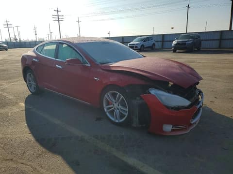 2014 Tesla Model S, VIN 5YJSA1H15EFP39771. Фото 4 з 6 з аукціону Copart. Каталог авто зі США OpenDataCar.