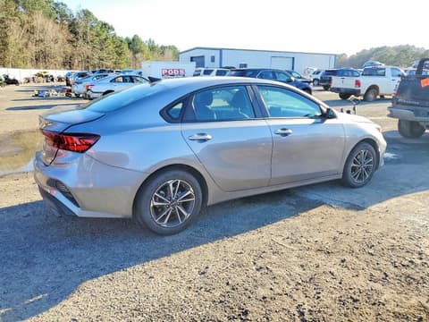 2023 Kia Forte, VIN 3KPF24AD1PE686371. Фото 3 з 6 з аукціону Copart. Каталог авто зі США OpenDataCar.