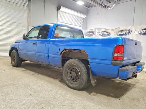 1998 Dodge Ram 2500, VIN 1B7KC23W6WJ206499. Zdjęcie 2 z 6 z aukcji Copart. Katalog aut z USA OpenDataCar.