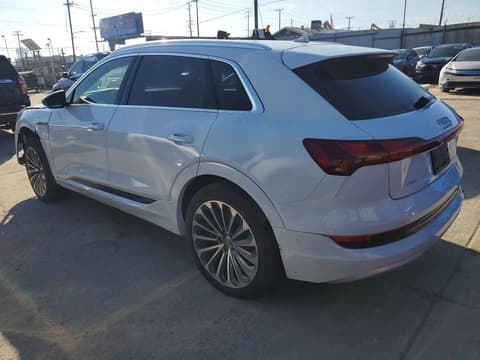 2019 Audi e-tron, VIN WA1VABGE7KB020781. Фото 2 из 6 с аукциона Copart. Каталог авто из США OpenDataCar.