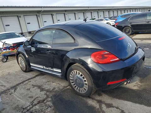 2013 Volkswagen Beetle, VIN 3VWJP7AT1DM685496. Фото 2 з 6 з аукціону Copart. Каталог авто зі США OpenDataCar.