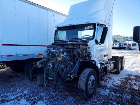 2023 Volvo VNL, VIN 4V4NC9EG3PN316632. Фото 2 з 6 з аукціону Copart. Каталог авто зі США OpenDataCar.