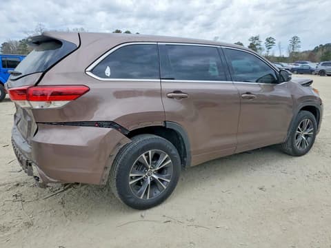 2018 Toyota Highlander, VIN 5TDZARFH8JS037267. Фото 3 з 6 з аукціону Copart. Каталог авто зі США OpenDataCar.