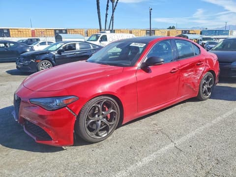 2018 Alfa romeo Giulia, VIN ZARFAEBN0J7597405. Фото 1 из 6 с аукциона Copart. Каталог авто из США OpenDataCar.