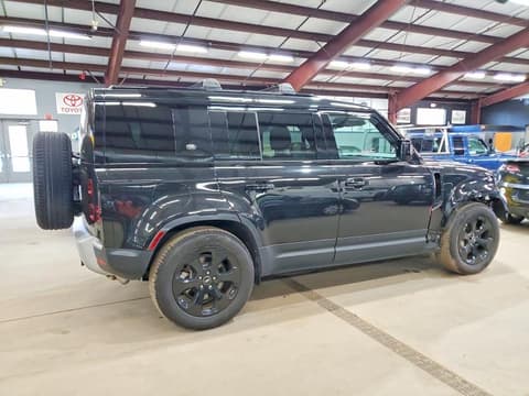 2024 Land rover Defender, VIN SALEJEEU0R2309604. Zdjęcie 3 z 6 z aukcji Copart. Katalog aut z USA OpenDataCar.