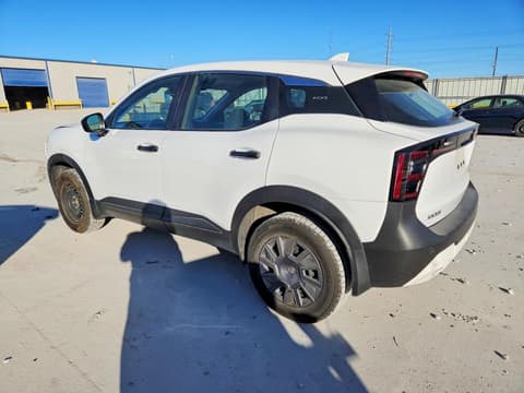 2025 Nissan Kicks, VIN 3N8AP6BA0SL325265. Фото 2 з 6 з аукціону Copart. Каталог авто зі США OpenDataCar.