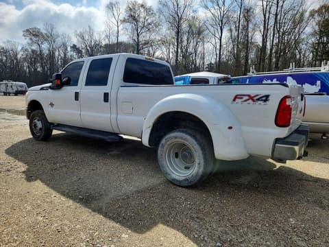 2015 Ford F-550 Super Duty, VIN 1FT8W3DT7FEC08637. Фото 2 з 6 з аукціону Copart. Каталог авто зі США OpenDataCar.