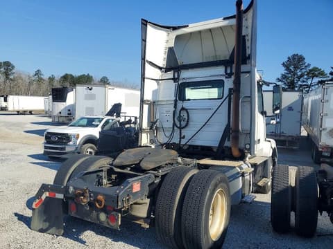 2017 Volvo VNL, VIN 4V4N39TG8HN988030. Фото 4 из 6 с аукциона Copart. Каталог авто из США OpenDataCar.