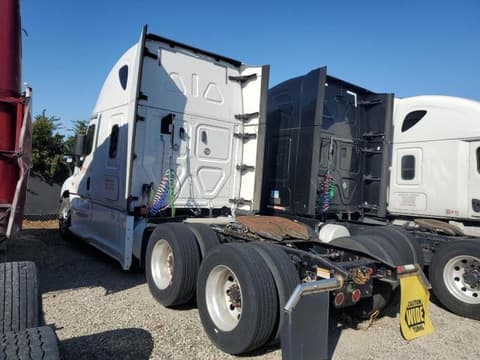 2018 Freightliner Cascadia 125, VIN 3AKJGLDR9JSHP1180. Фото 3 з 6 з аукціону Copart. Каталог авто зі США OpenDataCar.