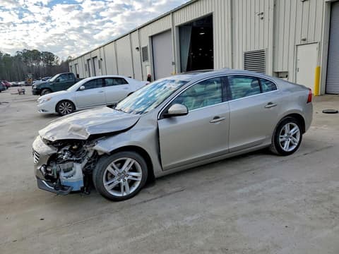 2015 Volvo S60, VIN YV140MFK8F1352578. Фото 1 з 6 з аукціону Copart. Каталог авто зі США OpenDataCar.