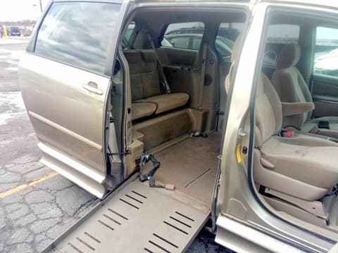 2010 Toyota Sienna, VIN 5TDKK4CC4AS329038. Фото 6 з 6 з аукціону Copart. Каталог авто зі США OpenDataCar.