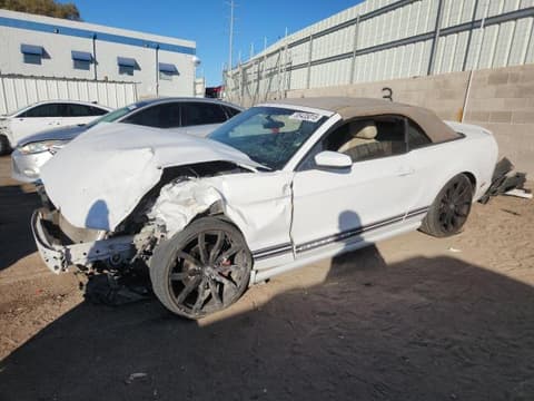 2014 Ford Mustang, VIN 1ZVBP8EM2E5229544. Фото 1 з 6 з аукціону Copart. Каталог авто зі США OpenDataCar.