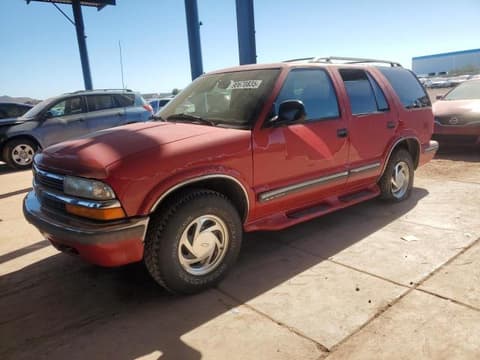 1998 Chevrolet Blazer, VIN 1GNDT13W3W2225581. Фото 1 з 6 з аукціону Copart. Каталог авто зі США OpenDataCar.