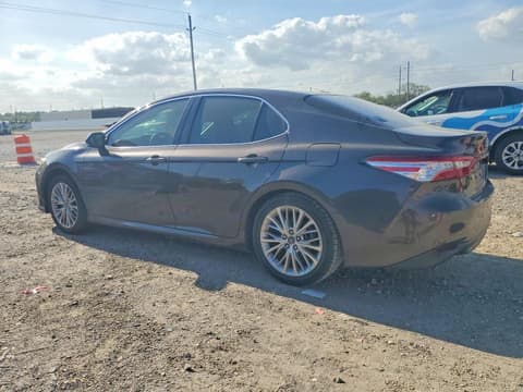 2018 Toyota Camry, VIN 4T1B11HK1JU013167. Zdjęcie 2 z 6 z aukcji Copart. Katalog aut z USA OpenDataCar.