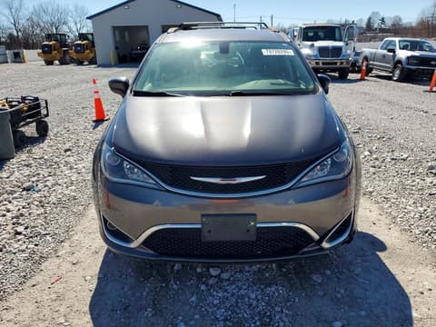 2017 Chrysler Pacifica, VIN 2C4RC1BG2HR832097. Фото 5 з 6 з аукціону Copart. Каталог авто зі США OpenDataCar.