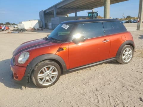 2013 Mini Cooper, VIN WMWSU3C57DT685606. Фото 1 з 6 з аукціону Copart. Каталог авто зі США OpenDataCar.