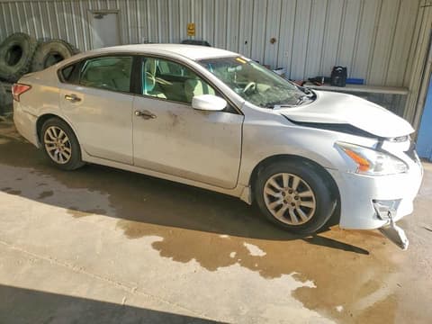 2015 Nissan Altima, VIN 1N4AL3AP8FC151562. Фото 4 з 6 з аукціону Copart. Каталог авто зі США OpenDataCar.