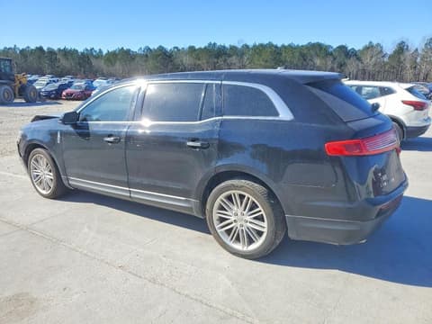 2016 Lincoln MKT, VIN 2LMHJ5AT3GBL01103. Фото 2 з 6 з аукціону Copart. Каталог авто зі США OpenDataCar.