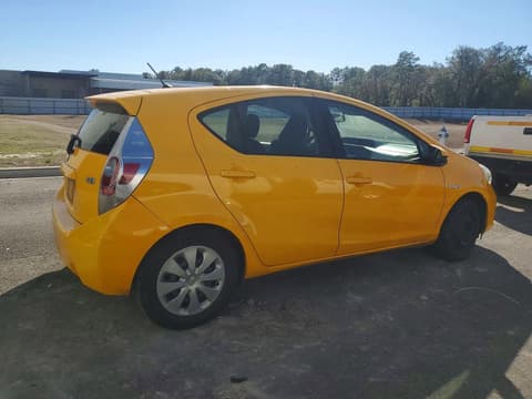 2014 Toyota Prius C, VIN JTDKDTB3XE1073268. Фото 3 з 6 з аукціону Copart. Каталог авто зі США OpenDataCar.