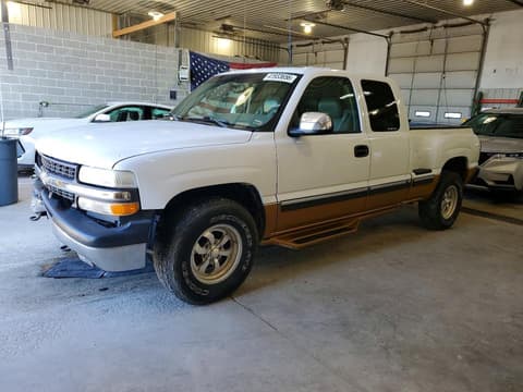 2000 Chevrolet Silverado, VIN 2GCEK19T5Y1349836. Фото 1 з 6 з аукціону Copart. Каталог авто зі США OpenDataCar.
