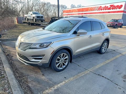 2017 Lincoln MKC, VIN 5LMTJ2DH2HUL68893. Фото 2 из 6 с аукциона Copart. Каталог авто из США OpenDataCar.