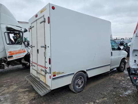 2014 Chevrolet Express 3500, VIN 1GB0G2CAXE1149971. Фото 3 з 6 з аукціону Copart. Каталог авто зі США OpenDataCar.