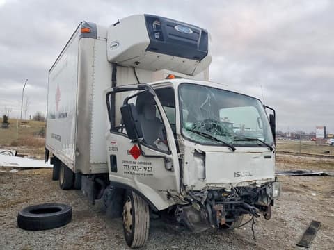 2020 Isuzu NPR, VIN JALC4W165L7K00843. Zdjęcie 4 z 6 z aukcji Copart. Katalog aut z USA OpenDataCar.