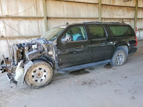2008 Chevrolet Suburban, VIN 1GNFC16088R105477. Фото 1 з 6 з аукціону Copart. Каталог авто зі США OpenDataCar.