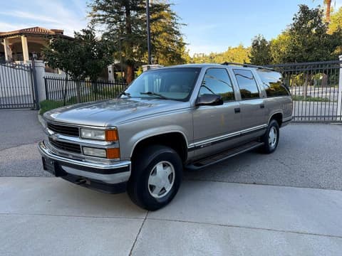 1999 Chevrolet Suburban, VIN 3GNFK16R7XG236920. Фото 2 з 6 з аукціону Copart. Каталог авто зі США OpenDataCar.