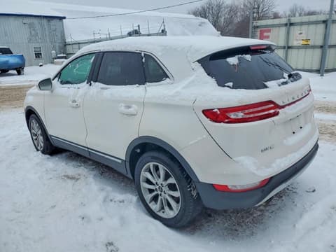 2017 Lincoln MKC, VIN 5LMCJ2D92HUL04300. Фото 2 из 6 с аукциона Copart. Каталог авто из США OpenDataCar.