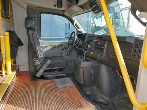 2017 Chevrolet Express 4500, VIN 1GB6GUBG9H1130991. Фото 5 з 6 з аукціону Copart. Каталог авто зі США OpenDataCar.