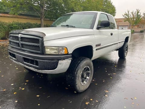 1999 Dodge Ram 2500, VIN 1B7KF2364XJ585723. Фото 2 из 6 с аукциона Copart. Каталог авто из США OpenDataCar.