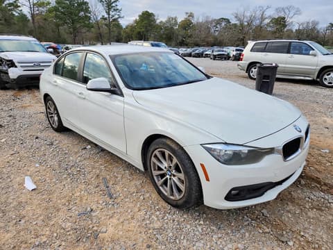 2017 Bmw 3 Series, VIN WBA8E5G5XHNU42234. Фото 4 з 6 з аукціону Copart. Каталог авто зі США OpenDataCar.