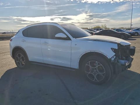 2022 Alfa romeo Stelvio, VIN ZASPAKBN1N7D47682. Фото 4 з 6 з аукціону Copart. Каталог авто зі США OpenDataCar.