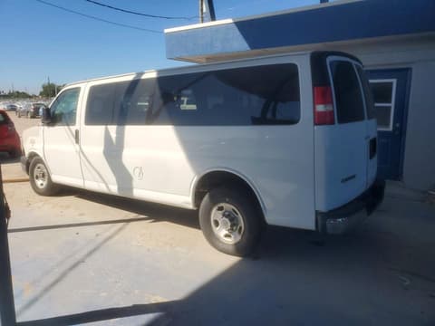 2015 Chevrolet Express 3500, VIN 1GAZG1FG4F1252035. Фото 2 з 6 з аукціону Copart. Каталог авто зі США OpenDataCar.