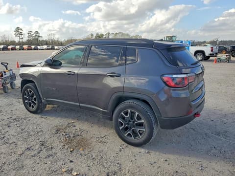 2019 Jeep Compass, VIN 3C4NJDDB9KT748242. Фото 2 з 6 з аукціону Copart. Каталог авто зі США OpenDataCar.