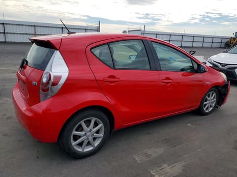 2013 Toyota Prius C, VIN JTDKDTB3XD1033562. Zdjęcie 3 z 6 z aukcji Copart. Katalog aut z USA OpenDataCar.