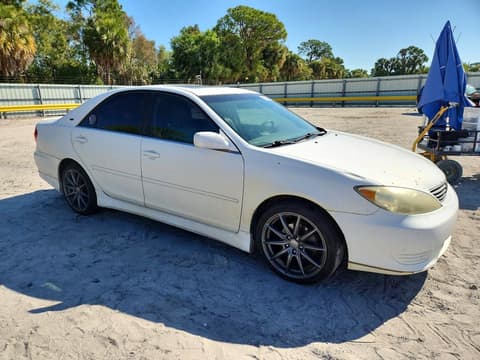 2005 Toyota Camry, VIN 4T1BE32K05U017533. Фото 4 з 6 з аукціону Copart. Каталог авто зі США OpenDataCar.