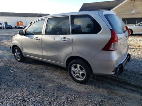 2015 Toyota Avanza, VIN MHKMC13F7FK011661. Фото 2 з 6 з аукціону Copart. Каталог авто зі США OpenDataCar.