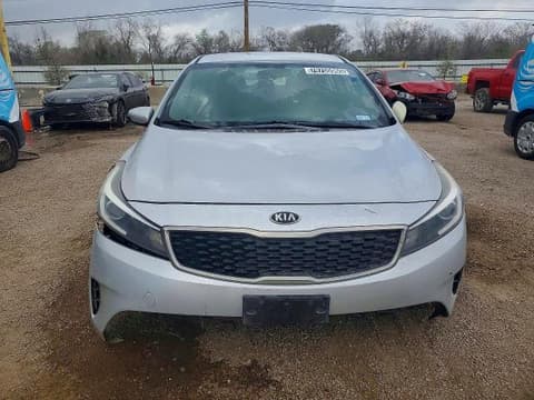 2018 Kia Forte, VIN 3KPFK4A72JE180338. Фото 5 з 6 з аукціону Copart. Каталог авто зі США OpenDataCar.