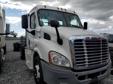 2016 Freightliner Cascadia 113, VIN 3AKBGADV9GSHB2527. Zdjęcie 1 z 6 z aukcji Copart. Katalog aut z USA OpenDataCar.