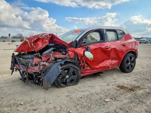 2019 Volvo XC40, VIN YV4162UK3K2146780. Фото 1 з 6 з аукціону Copart. Каталог авто зі США OpenDataCar.