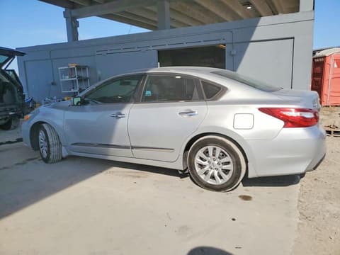 2017 Nissan Altima, VIN 1N4AL3AP0HC117599. Фото 2 из 6 с аукциона Copart. Каталог авто из США OpenDataCar.