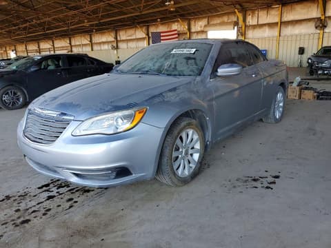 2013 Chrysler 200, VIN 1C3BCBEB1DN592334. Фото 1 з 6 з аукціону Copart. Каталог авто зі США OpenDataCar.