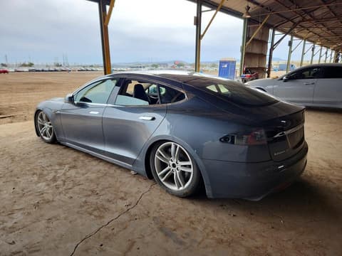 2013 Tesla Model S, VIN 5YJSA1AG7DFP13525. Фото 2 з 6 з аукціону Copart. Каталог авто зі США OpenDataCar.