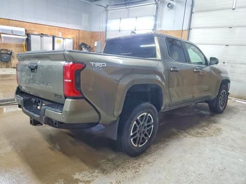 2024 Toyota Tacoma, VIN 3TMLB5JN4RM018946. Фото 3 з 6 з аукціону Copart. Каталог авто зі США OpenDataCar.