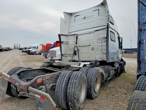 2022 Volvo VN, VIN 4V4NC9EHXNN605156. Фото 4 з 6 з аукціону Copart. Каталог авто зі США OpenDataCar.
